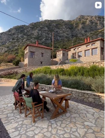 Το ρολόι της Αράχωβας στο ηλιοβασίλεμα